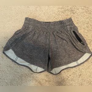Grey lululemon Hotty hot short - size 6